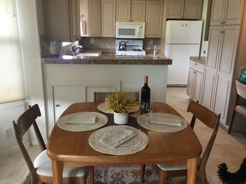 Kitchen dining area