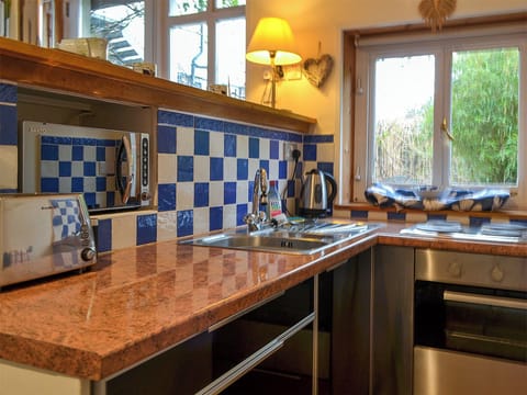 Kitchen | Garth Country House Cottages- Gardeners Cottage - Garth Country House Cottages, Near Sawrey, near Ambleside