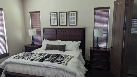 Down stairs master bedroom  and bath(King Bed)