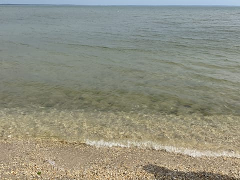 Beach nearby, sun loungers, beach towels