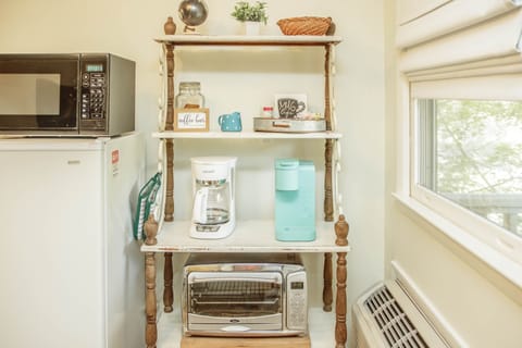 Kitchenette offers a keurig coffeemaker as well as a standard drip.