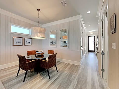 Breakfast Nook - Seats of 4