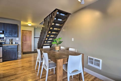 Dining Area | Dishware & Flatware Provided