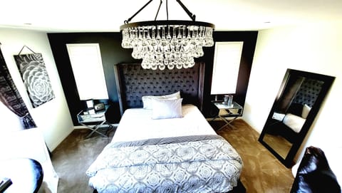 Master bedroom w/California King, Air Purifier, Larger Mirror & Alexa!