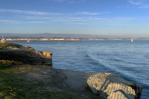 Beach nearby, sun loungers, beach towels