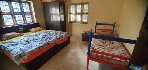 9 bedrooms, bed sheets, wheelchair access