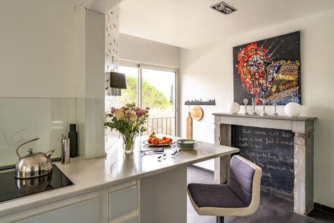 Fully equipped kitchen