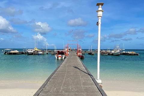 Beach nearby, sun loungers, beach towels