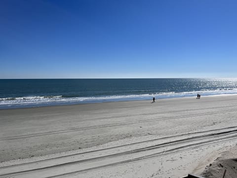 Beach nearby, sun loungers, beach towels