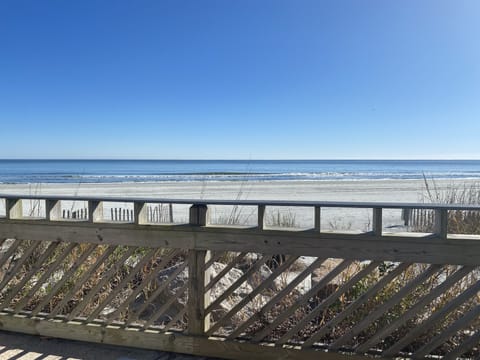 Beach nearby, sun loungers, beach towels