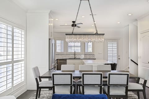 Sandprint by the Sea Dining Room