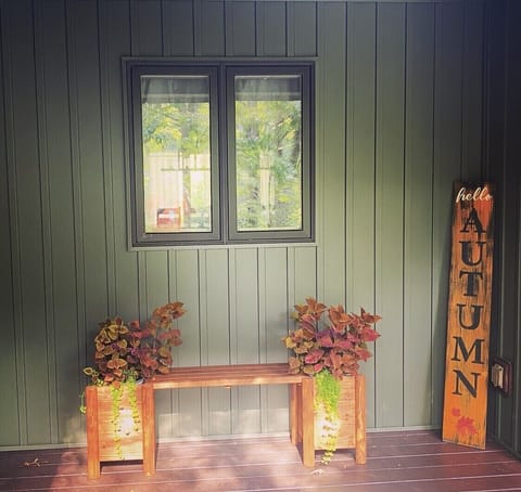 Front porch entrance 