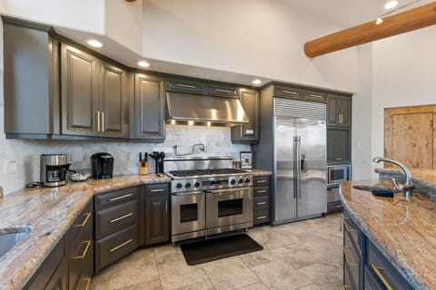 Gourmet Kitchen with Custom Cabinets & Pro Appliances
