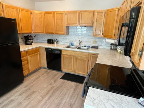 Recently updated flooring, countertops and backsplash make it nice and bright!