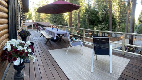 Wide Front Deck, BBQ, Shaded Picnic Table, Chairs, Recliners to Tone up Your Tan