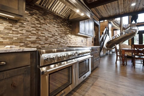 You can plan all the meals for a crowd with this 60" Thermador Range!