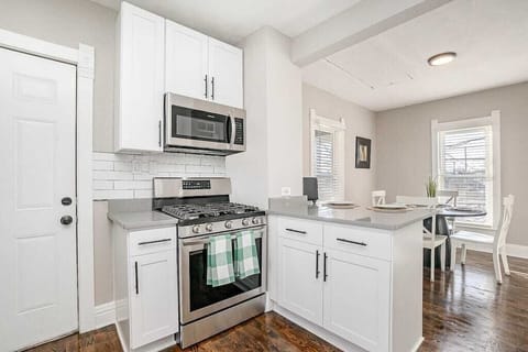 Fully updated kitchen with everything you need to prepare a good meal!