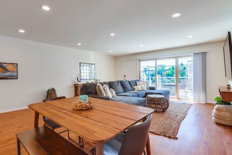 Open & Spacious Floorplan!