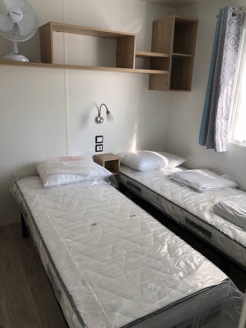 2 bedrooms, in-room safe, iron/ironing board, free WiFi