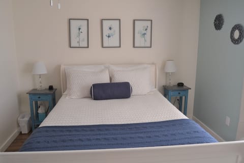 Wolke Suite - Pillow top, queen bed