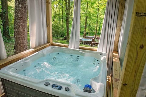 Indoor spa tub