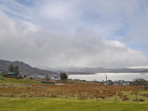 Setting | Bayview - Gairloch Cottages - Bayview, Gairloch
