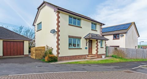 Driveway parking for 1 at Oceanside