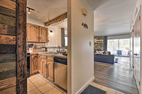 Fully Equipped Kitchen | Dishware & Flatware