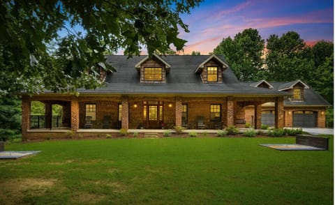 Welcome to The Lodge at The Huntly Estate!