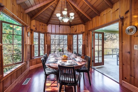 Comfortable dining for 6-8 people, opens to al fresco dining on the main deck.