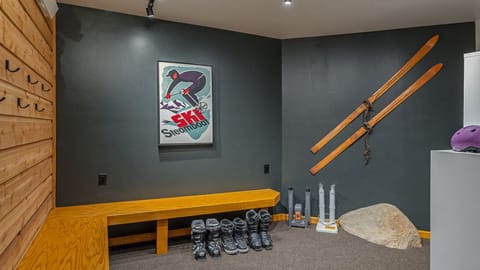 Glacier Lodge West - Boot room on lower level
