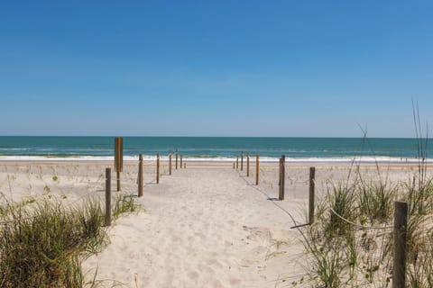 Beach nearby, sun loungers, beach towels