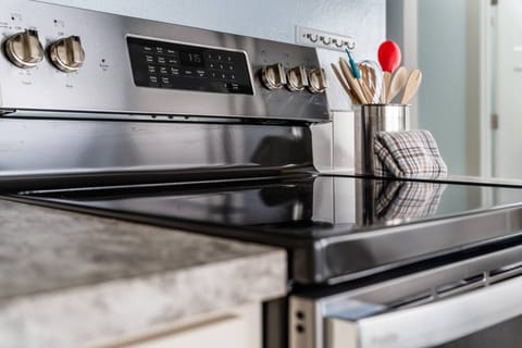 The kitchen was well equipped which allowed us to make a handful of meals there rather than eating out the entire time- which we appreciated. -Samant