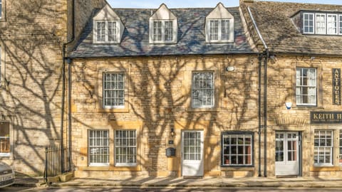 Little Elms, Bolthole Retreats