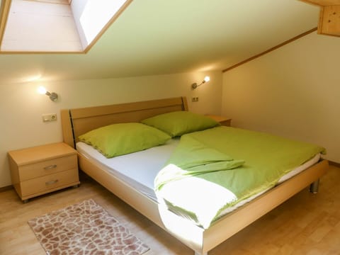 3 bedrooms, travel crib, free WiFi