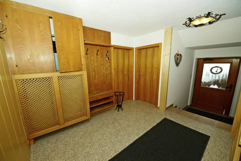 Entrance / Reception