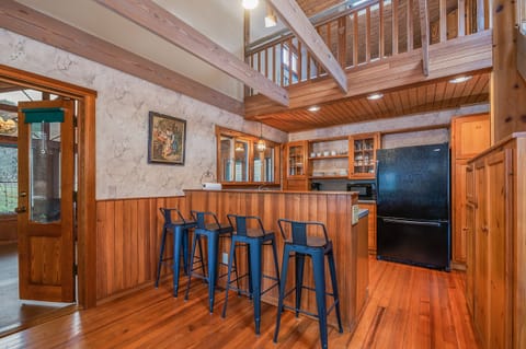 Breakfast area: eat-up counter will be added soon (not currently present )