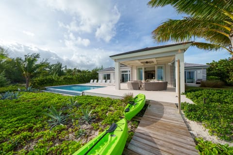 Outdoor pool, an infinity pool