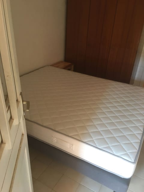 2 bedrooms, iron/ironing board, wheelchair access