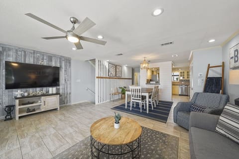 Dolphin Cove - Beachfront Holiday Isle Pet-Friendly Townhome in Destin, Florida with Ocean Views from Balcony - Bliss Beach Rentals