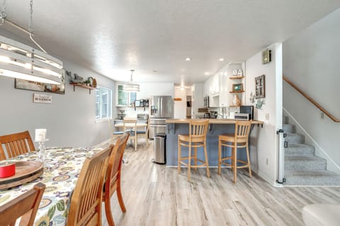 Kitchen | Cooking Basics | Breakfast Bar | Drip Coffee Maker