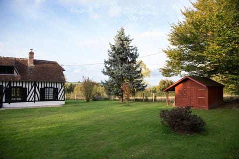 Garden at front of house