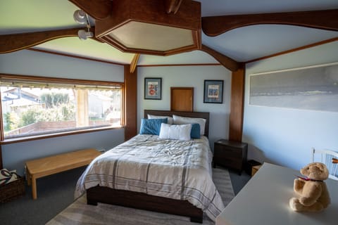 2nd floor master bedroom with bedside ocean views
