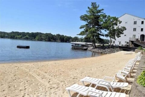 ⚓ Lakefront Condo Private Beach - Kayaks - Boat Slip ⚓ | Lake Delton ...