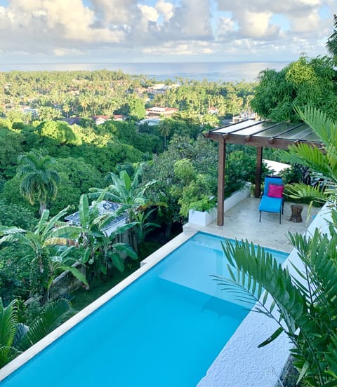 Outdoor pool, an infinity pool