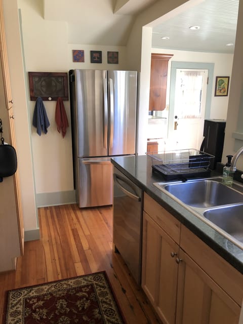 Kitchen Sink and Dishwasher