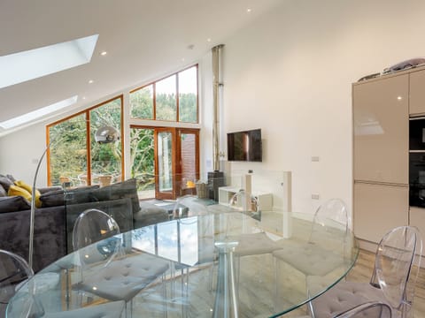 Dining Area | Waterside Lodge One - Ashgrove Country Park, Elland