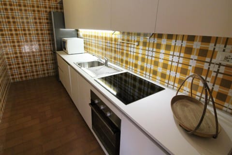 Kitchen area. Kitchen