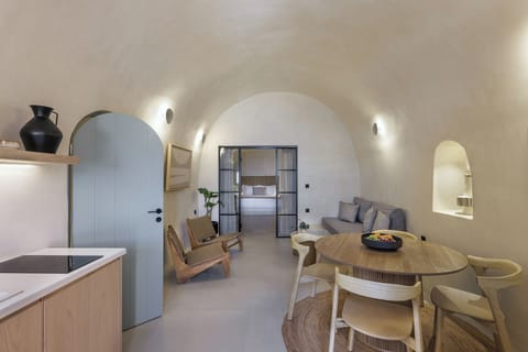 Kitchenette with table for lunch or dinner