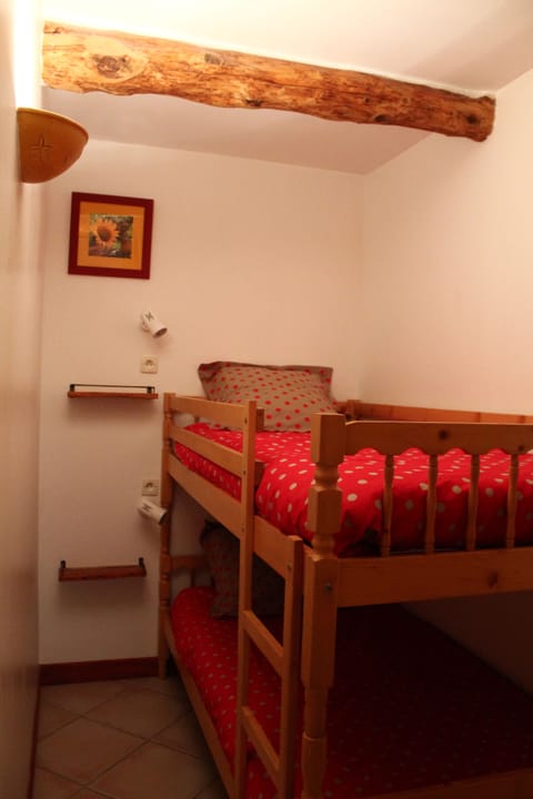 2 bedrooms, iron/ironing board, travel crib, free WiFi